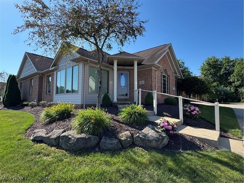 1204 Saint Abigail Street Sw, Hartville, OH, 44632 | Card Image