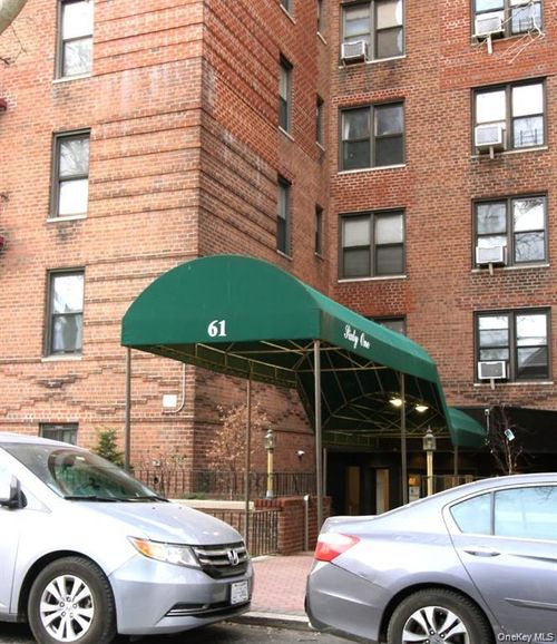 5b-61 Oliver St, New York, NY, 10038-1044 | Card Image