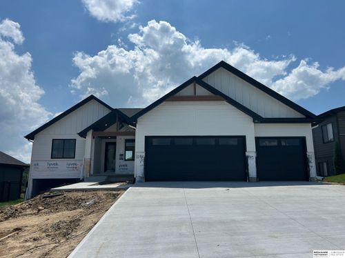 16915 Benjamin St, Bennington, NE, 68007-5054 | Card Image
