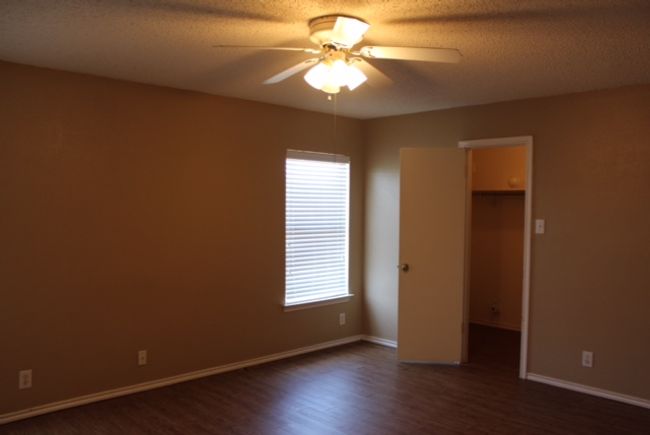 2520 Glen Field Dr, House other with 3 bedrooms, 3 bathrooms and 4 parking in Cedar Park TX | Image 9