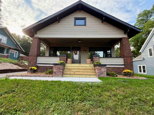 310 E Centerway, Janesville, WI, 53545-3110 | Card Image