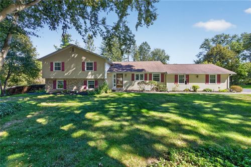4 Countryside Rd, Fairport, NY, 14450-2808 | Card Image