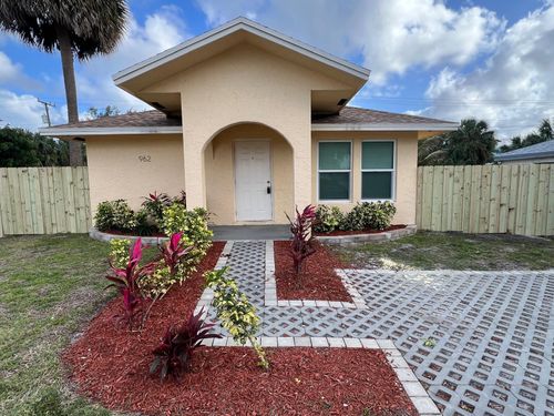 962 29th St, West Palm Beach, FL, 33407-5033 | Card Image