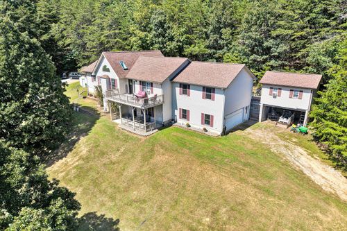 38 Pine Rdg, New Castle, VA, 24127-6538 | Card Image