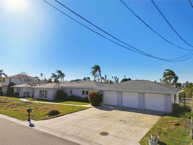 568 Johns Pass Ave, House other with 4 bedrooms, 3 bathrooms and null parking in MADEIRA BEACH FL | Image 78