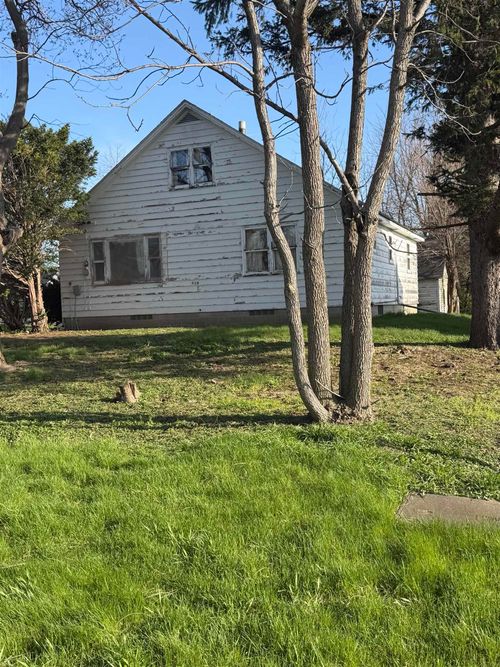 908 Sherman Street, Dysart, IA, 52224 | Card Image