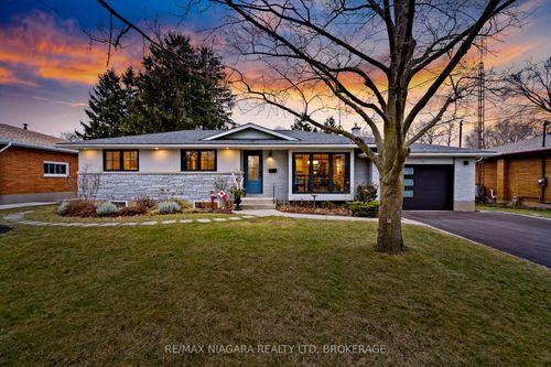 7 King'S Grant Rd, St Catharines, ON, L2N2R9 | Card Image