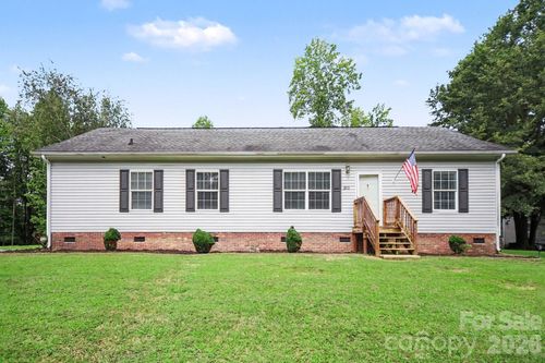 303 Hardin Cir, Grover, NC, 28073-9548 | Card Image