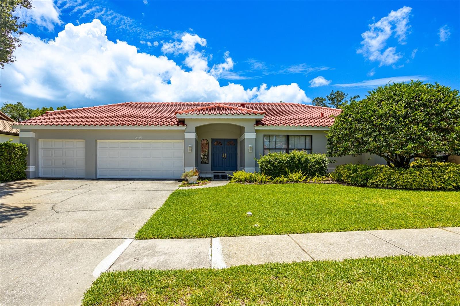 Hillcreek Cir, Clearwater, FL 33759