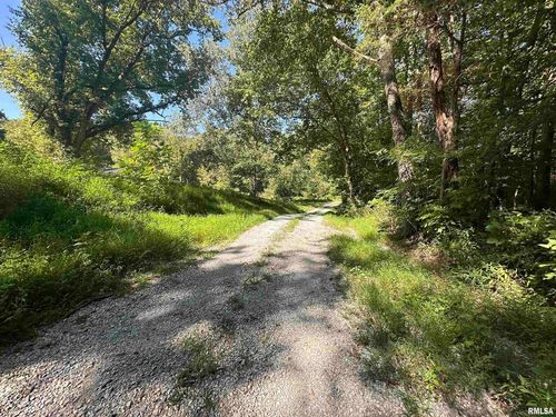 1010 Woods Rd, Buncombe, IL, 62912-3302 | Card Image