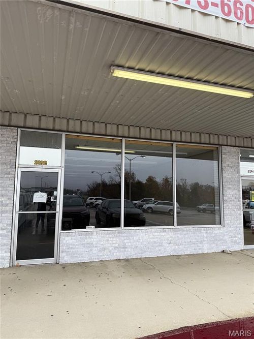 2192 N Westwood Blvd, Poplar Bluff, MO, 63901-2440 | Card Image