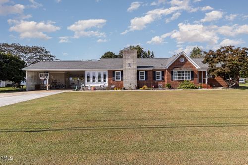 807 N Church St, Mount Olive, NC, 28365-1314 | Card Image