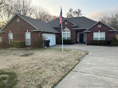 1204 Pinehurst Ct, Fort Gibson, OK, 74434-8959 | Card Image