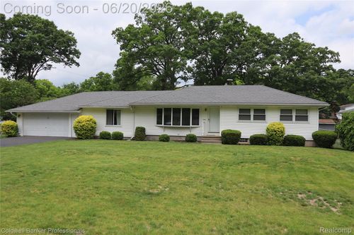 3456 Overton St, Waterford, MI, 48328-1408 | Card Image