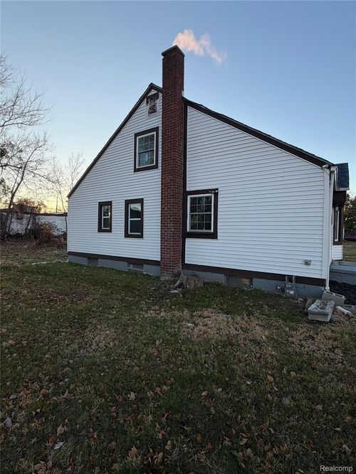 11736 Winthrop St, Detroit, MI, 48227-4605 | Card Image