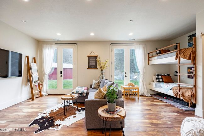 4611 S Cove Ln, Home with 3 bedrooms, 3 bathrooms and null parking in Daniel UT | Image 37