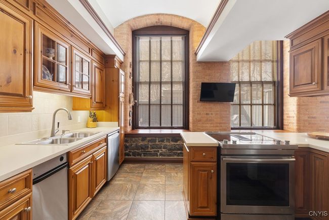 110 - 429 N Franklin St, Condo with 2 bedrooms, 3 bathrooms and null parking in Syracuse NY | Image 4