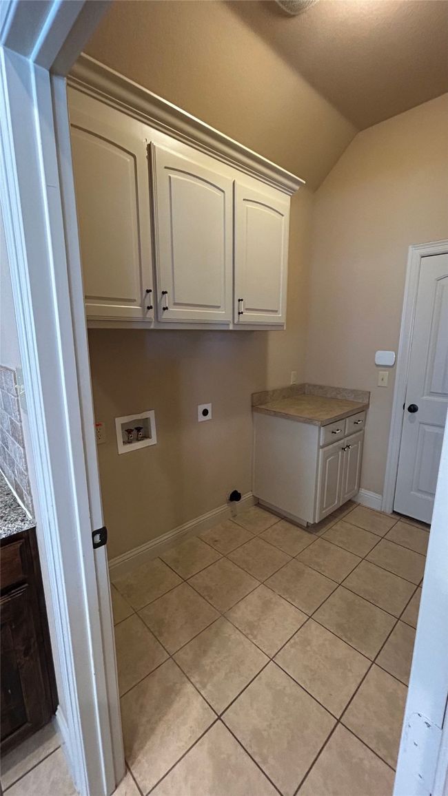 433 Chisholm Trl, House other with 4 bedrooms, 2 bathrooms and null parking in Justin TX | Image 14