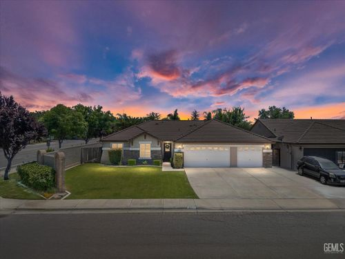 10501 Mount Pleasant Dr, Bakersfield, CA, 93311-9135 | Card Image