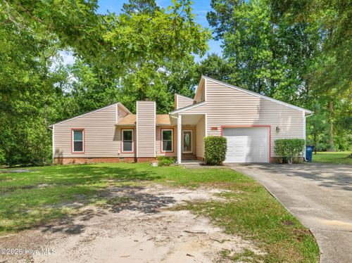 934 Welsh Ln, Jacksonville, NC, 28546-7820 | Card Image