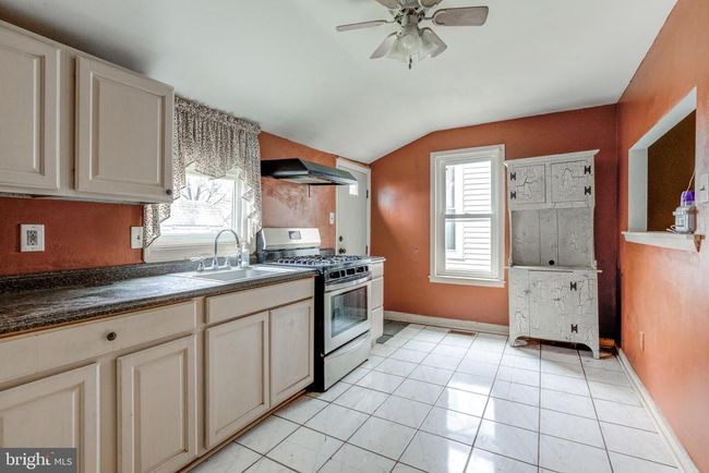 230 Middlesex St, Home with 3 bedrooms, 1 bathrooms and null parking in GLOUCESTER CITY NJ | Image 6