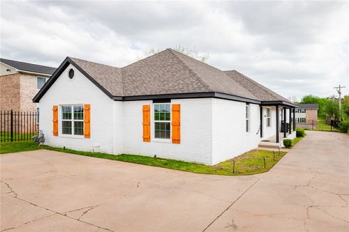 1977 W Deane St, Fayetteville, AR, 72703-1407 | Card Image