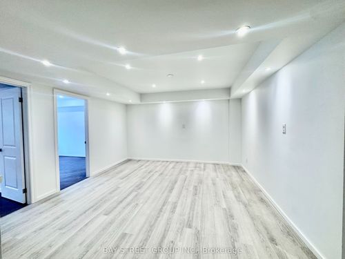 2nd-373 Eglinton Ave W, Toronto, ON, M5N1A3 | Card Image