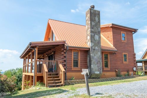 934 Buck Way, Sevierville, TN, 37876-2801 | Card Image