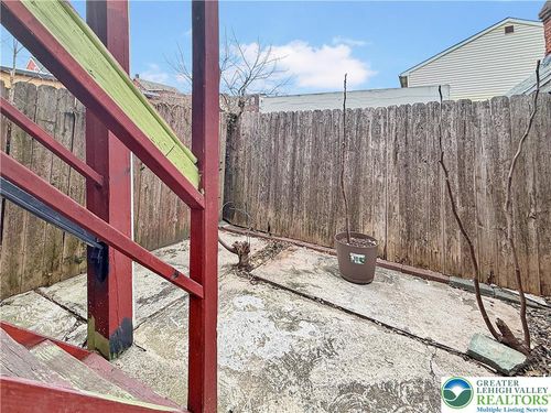 208 Hobart St, BETHLEHEM, PA, 18015-2020 | Card Image
