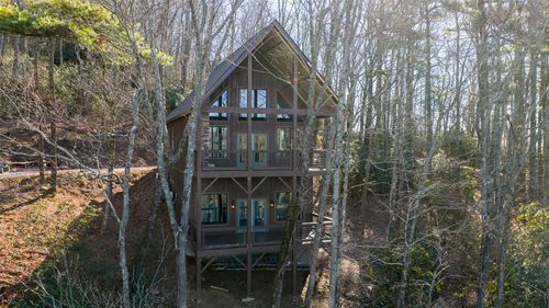 401 Windy Gap Rd, Franklin, NC, 28734-7400 | Card Image