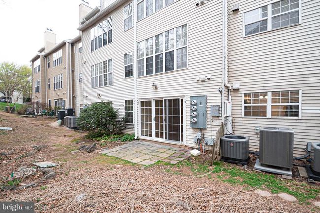 APT-101 - 12009 Golf Ridge Ct, Condo with 3 bedrooms, 2 bathrooms and null parking in FAIRFAX VA | Image 4