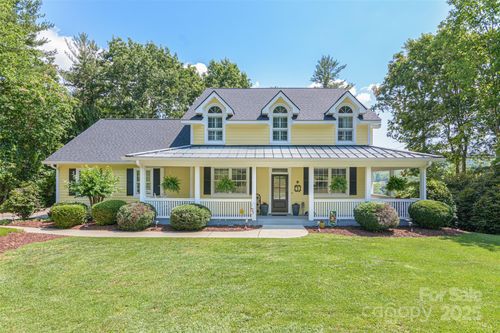 3 Chickadee Ln, Fairview, NC, 28730-6100 | Card Image