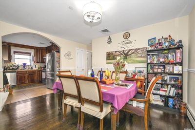 58-30 254 Street, Home with 6 bedrooms, 5 bathrooms and null parking in Little Neck NY | Image 3