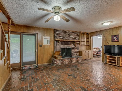 1414 Sunset Ln, Ada, OK, 74820-4256 | Card Image