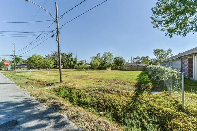 Front view of Lot 9 from right. | Image 4