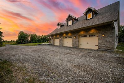 18873 Heart Lake Rd, House other with 3 bedrooms, 2 bathrooms and 23 parking in Caledon Village ON | Image 3