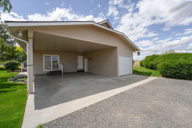 97010 W Good Rd, Home with 3 bedrooms, 3 bathrooms and null parking in Prosser WA | Image 28