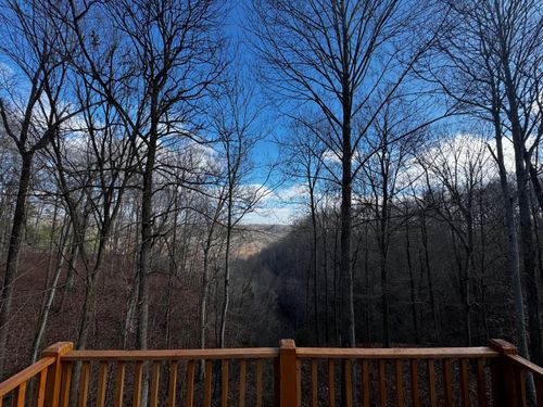 529 Cliffside Dr, Russell Springs, KY, 42642-8012 | Card Image