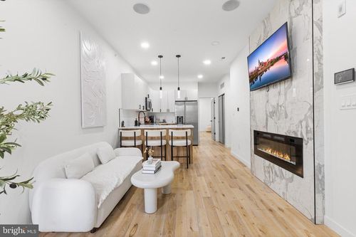 apt-c-647 N 41st St, PHILADELPHIA, PA, 19104-6458 | Card Image