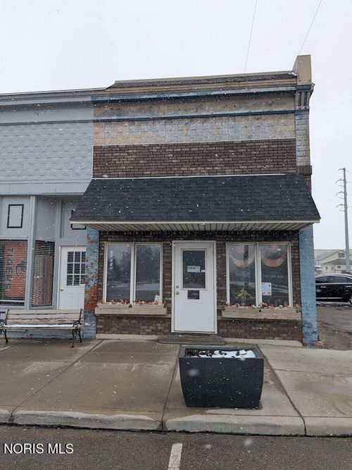 202 East St, Liberty Center, OH, 43532-9323 | Card Image