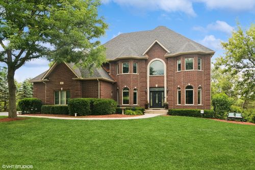 32 Squire Rd, Hawthorn Woods, IL, 60047-8028 | Card Image