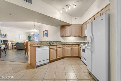 1005 - 6504 Bridge Water, Condo with 2 bedrooms, 2 bathrooms and null parking in Panama City Beach FL | Image 2