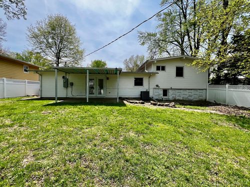 1808 W Freeman St, Carbondale, IL, 62901-2106 | Card Image