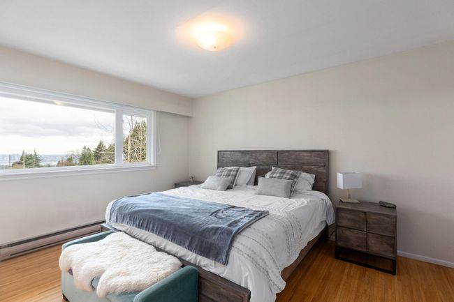 540 Hermosa Avenue, House other with 5 bedrooms, 2 bathrooms and null parking in North Vancouver BC | Image 11