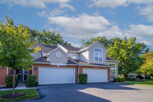 746 Old Checker Rd, Buffalo Grove, IL, 60089-1684 | Card Image