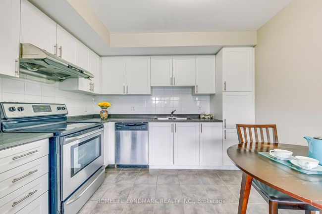 121 - 2891 Rio Crt, Condo with 2 bedrooms, 2 bathrooms and 1 parking in Mississauga ON | Image 9