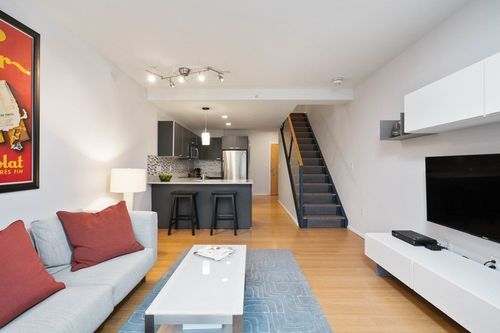 117-2 Earhart St, Cambridge, MA, 02141-1886 | Card Image