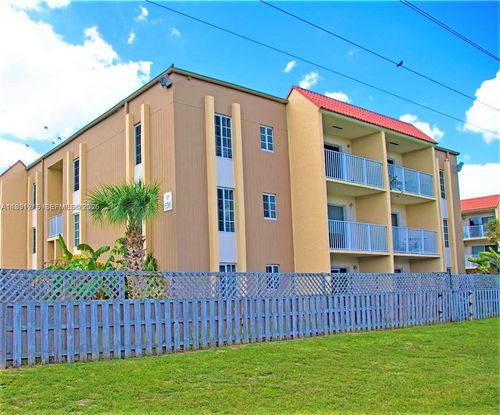 apt-304-5201 Geneva Way, Doral, FL, 33166-4661 | Card Image