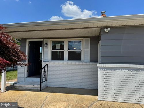 27 Harrington Dr S, Toms River, NJ, 08757-4008 | Card Image