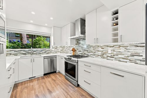 1079 Lillooet Road, North Vancouver, BC, V7J3H7 | Card Image